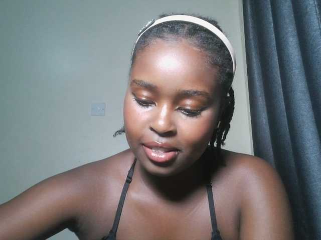 SpiceyNelly1 live cam on BongaCams