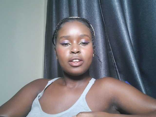 SpiceyNelly1 live cam on BongaCams