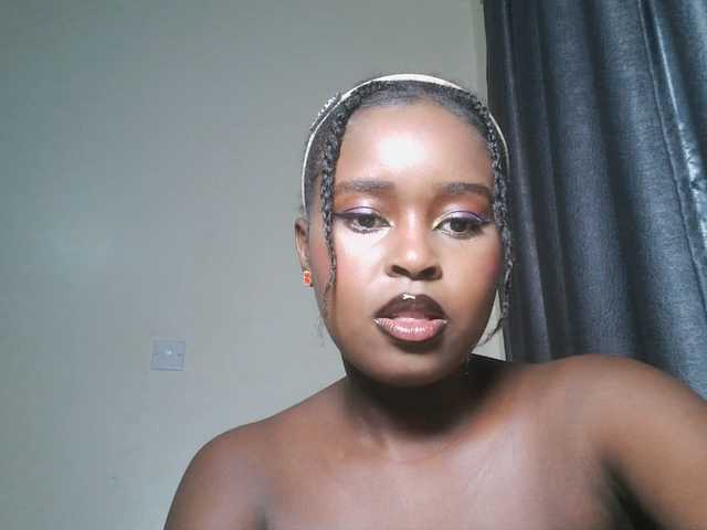 SpiceyNelly1 live cam on BongaCams