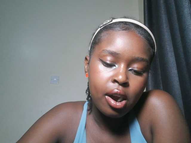 SpiceyNelly1 live cam on BongaCams