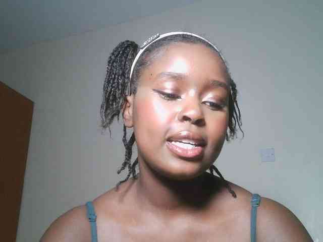 Spiceynelly webcam