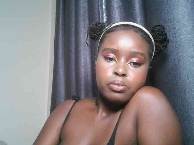 Spiceynelly webcam
