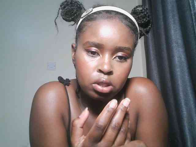 Spiceynelly webcam
