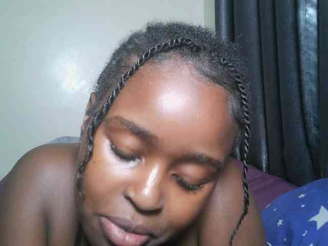 Spiceynelly webcam