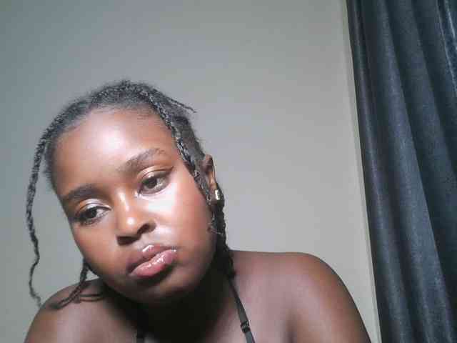 Spiceynelly webcam
