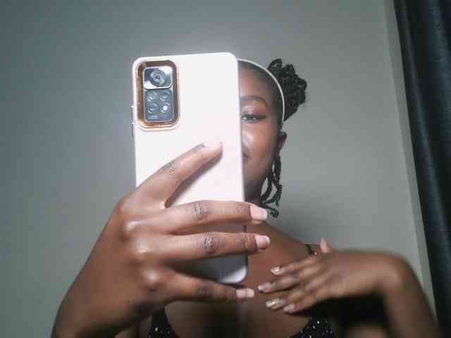 Spiceynelly webcam