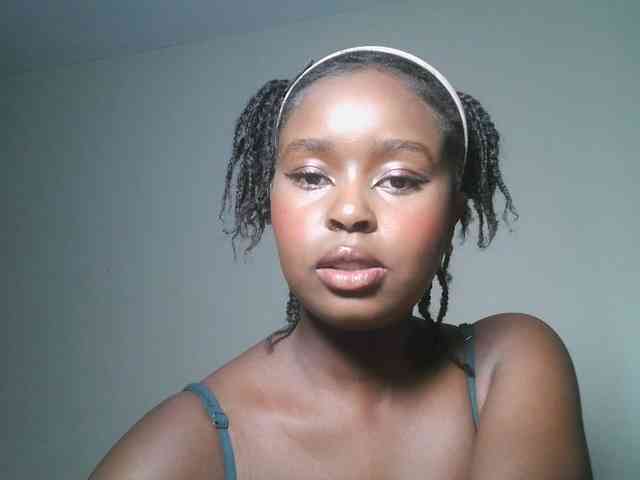 Spiceynelly webcam