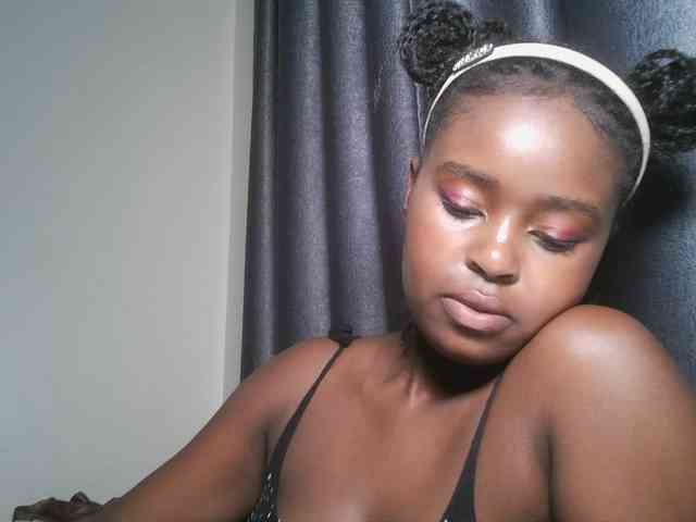 Spiceynelly webcam
