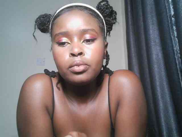 Spiceynelly webcam