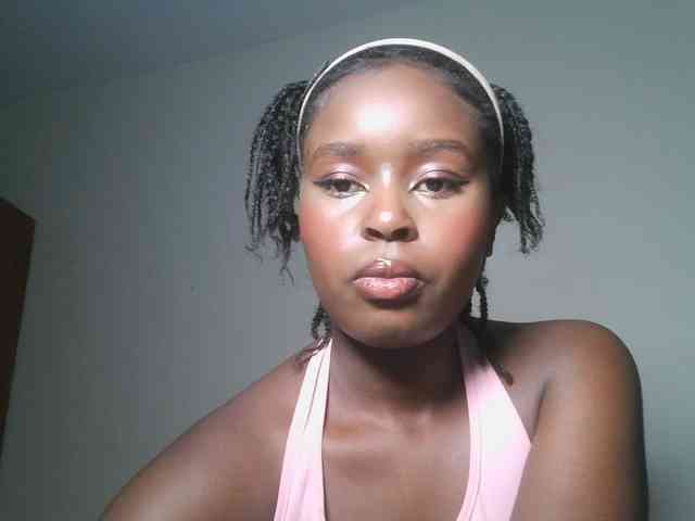 Spiceynelly webcam
