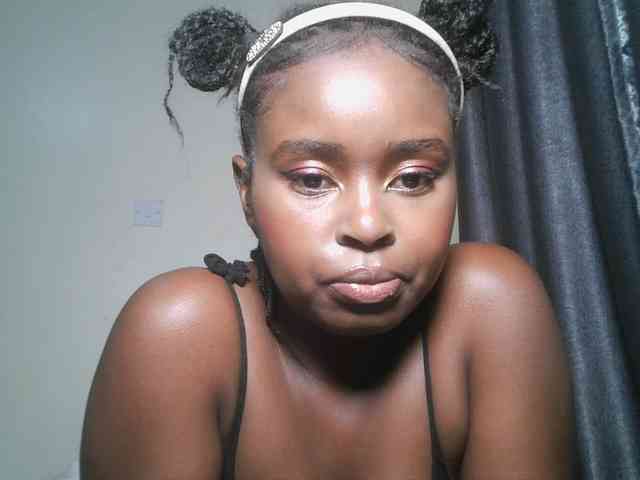 Spiceynelly webcam