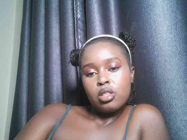 Spiceynelly webcam