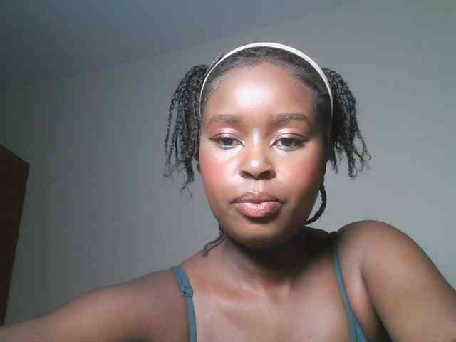 Spiceynelly webcam