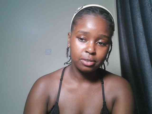 Spiceynelly webcam
