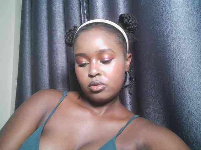 Spiceynelly webcam