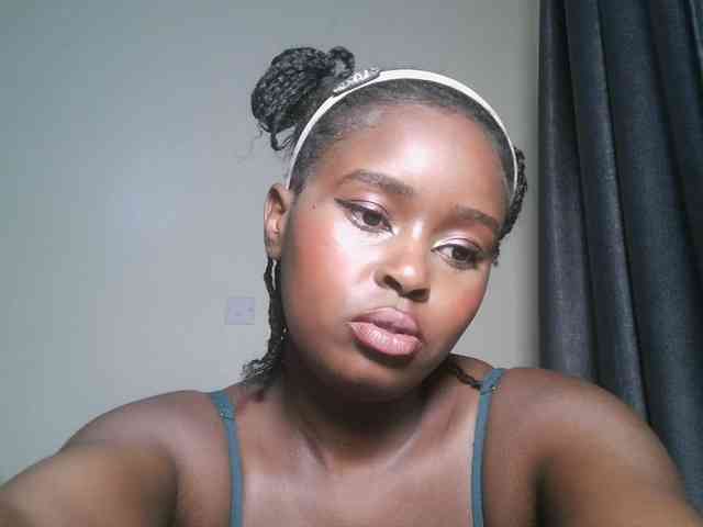 Spiceynelly webcam