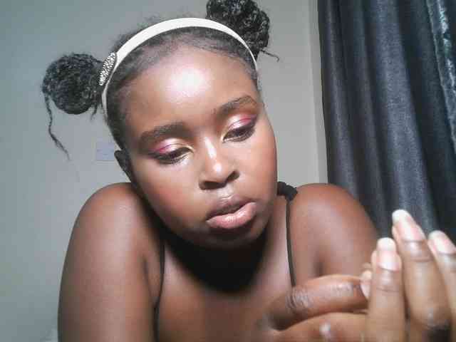 Spiceynelly webcam