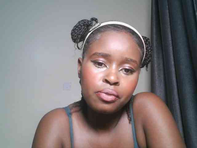 Spiceynelly webcam