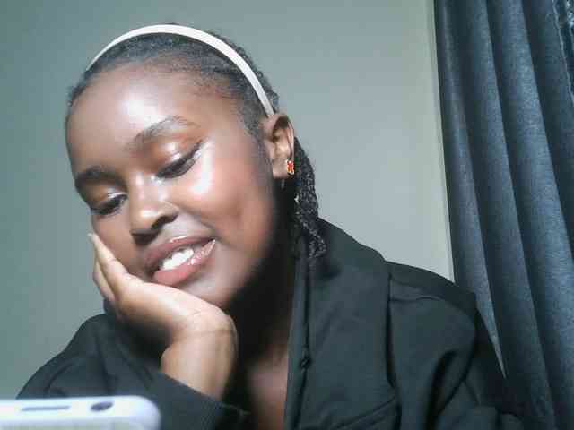 Spiceynelly webcam