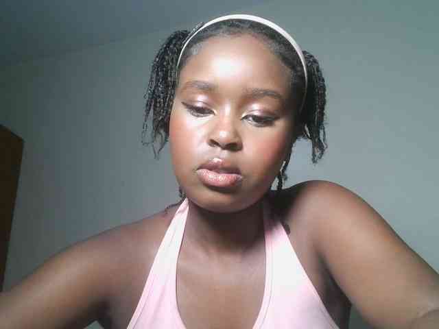 Spiceynelly webcam