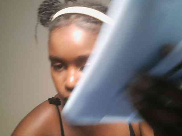 Spiceynelly webcam