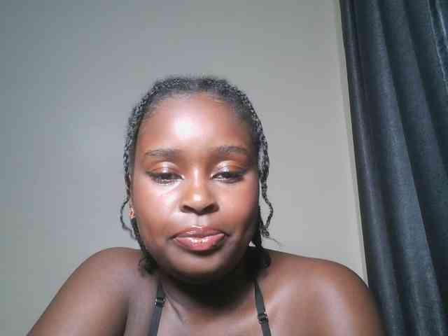 Spiceynelly webcam