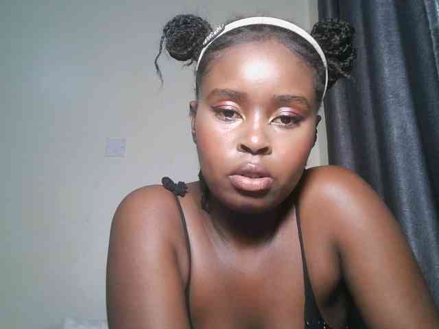 Spiceynelly webcam
