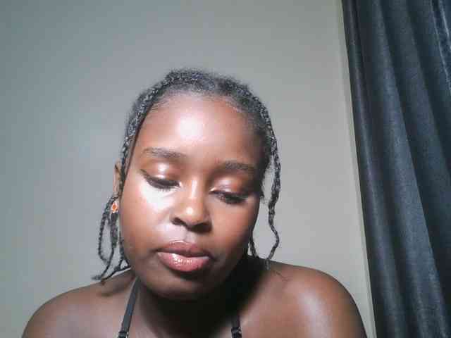 Spiceynelly webcam