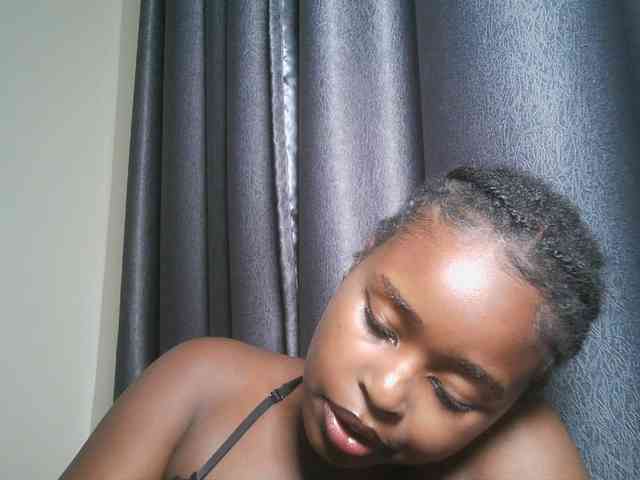 Spiceynelly webcam
