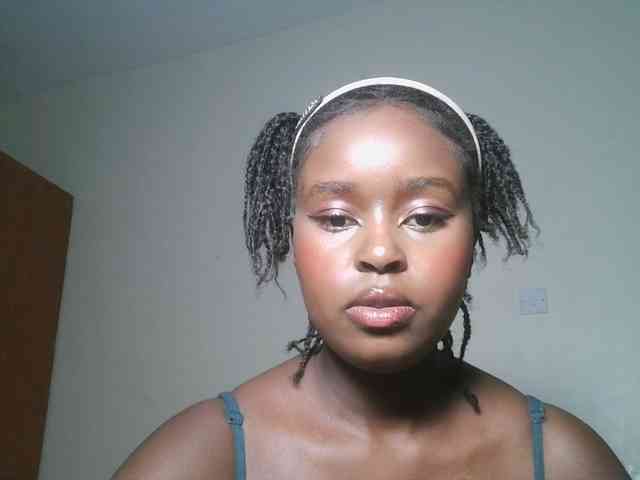 Spiceynelly webcam