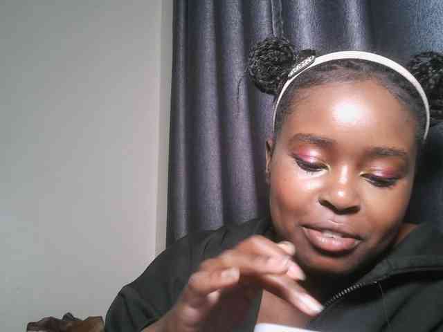 Spiceynelly webcam