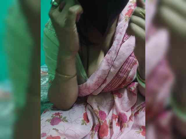 Nisha-Beauty webcam