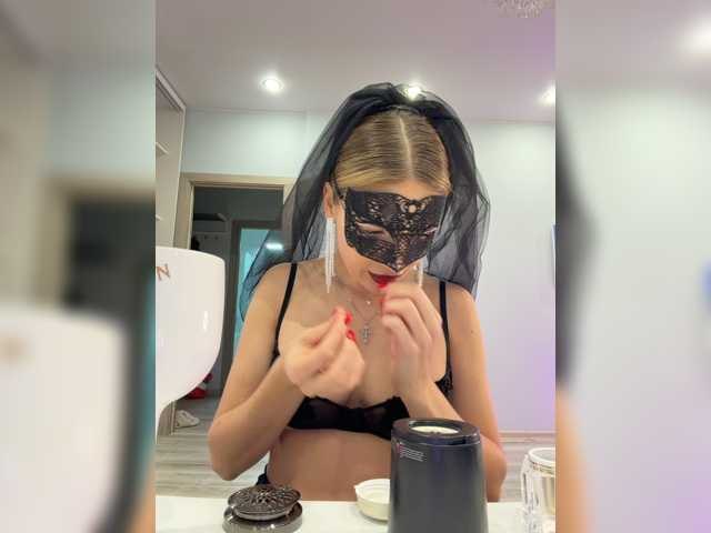 OFELI live cam on BongaCams