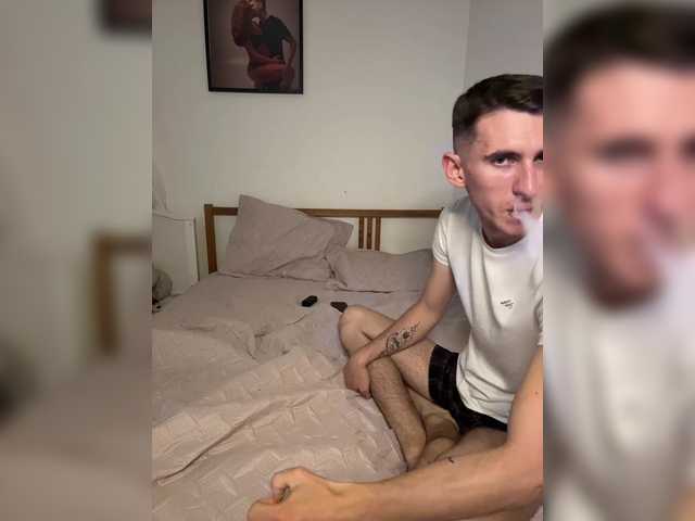 LittleMrHeroo22 live cam on BongaCams