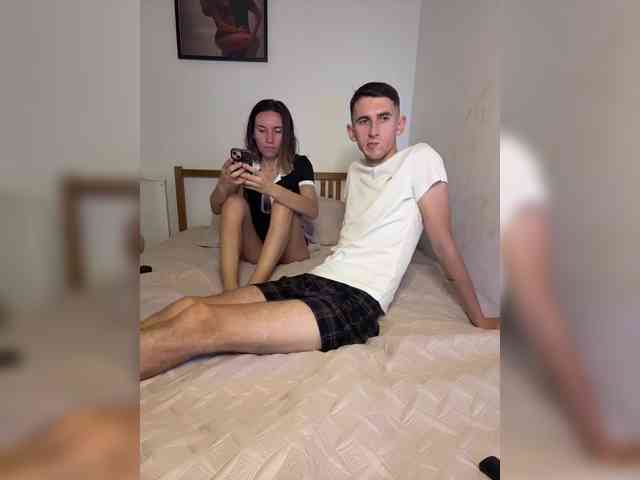 LittleMrHeroo22 webcam