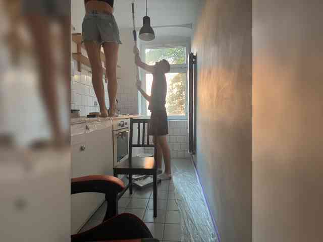 LittleMrHeroo22 webcam