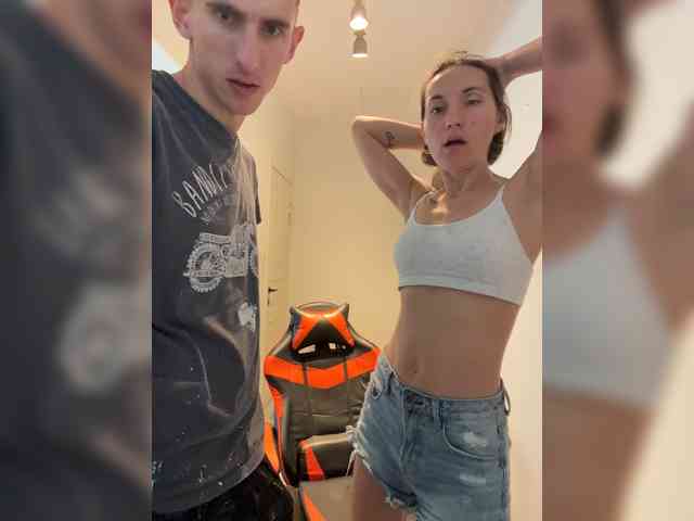 LittleMrHeroo22 webcam