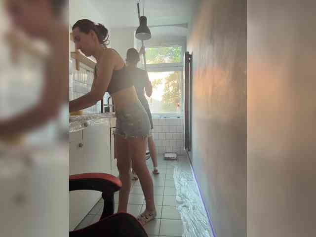 LittleMrHeroo22 webcam