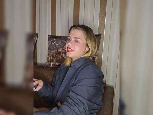 Modelo: Alexandracore