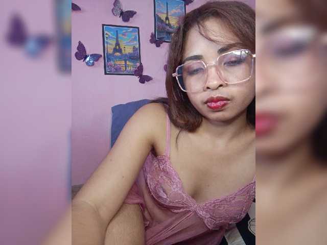Ashlii live cam on BongaCams