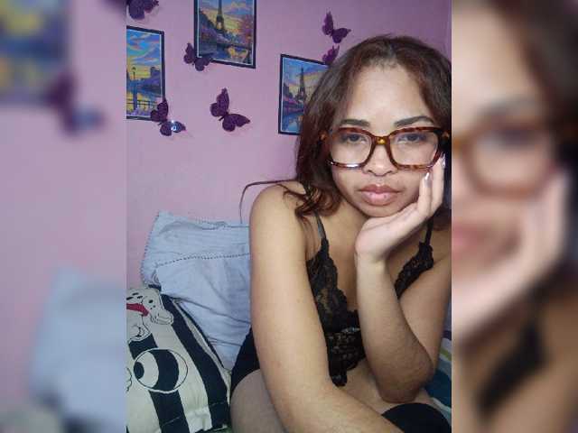 Ashlii live cam on BongaCams