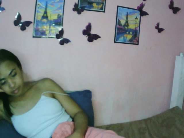 Ashlii live cam on BongaCams
