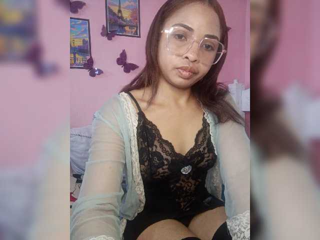 Ashlii live cam on BongaCams