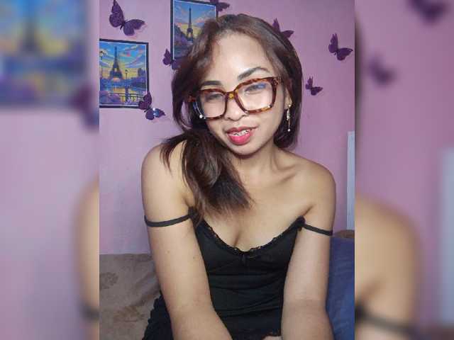 Ashlii live cam on BongaCams