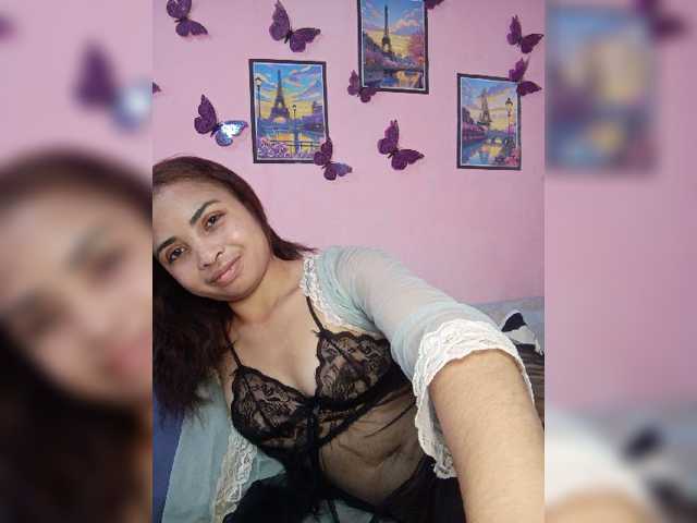 Ashlii live cam on BongaCams