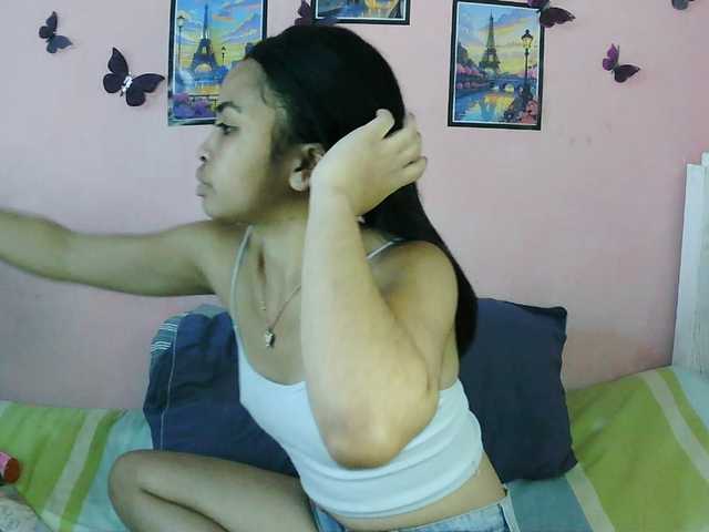 Ashlii live cam on BongaCams