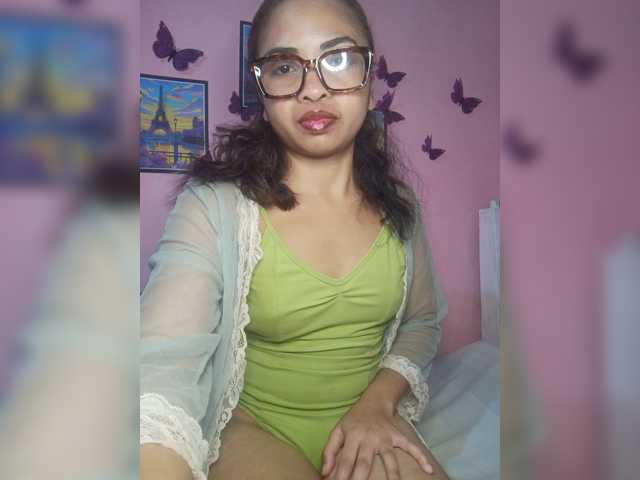 Ashlii live cam on BongaCams