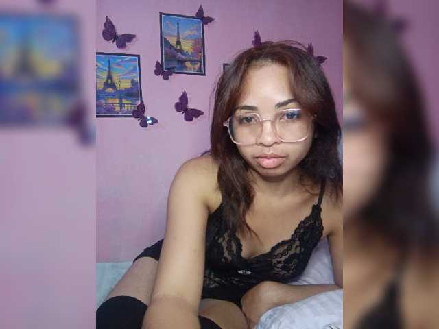 Ashlii live cam on BongaCams