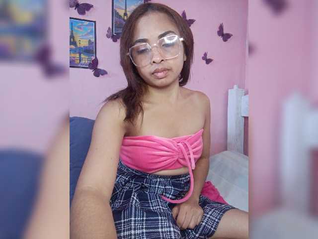 Ashlii live cam on BongaCams
