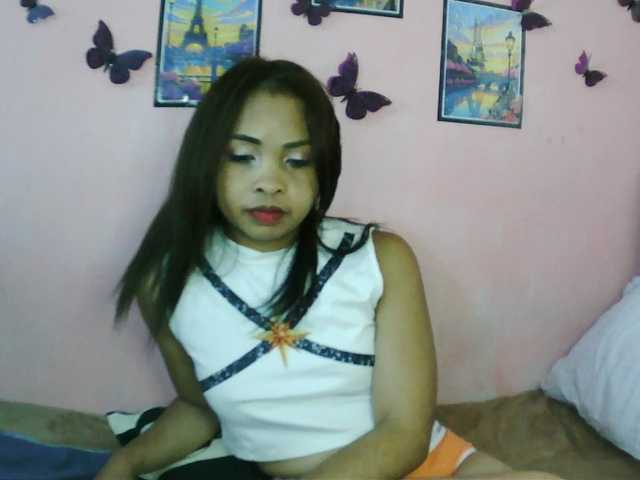 Ashlii live on BongaCams
